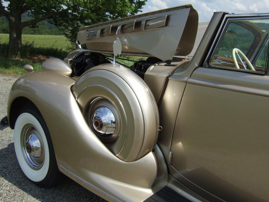  Packard Twelve Model 1608 Convertible Coupe 1938 года  (фото 2 из 9)